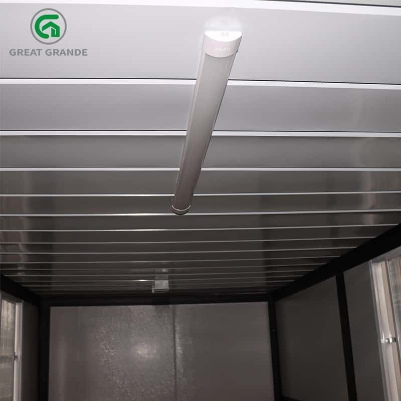 Customized In Schwarz Rahmen Klapp Prefab Häuser Seitenwand Tür Mit Drei Fenstern